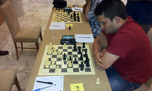Fernando S&aacute;nchez Aller en su partida contra el Gran Maestro Ibragim Khamrakulov 