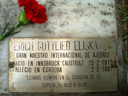 L&aacute;pida de Erich Eliskases