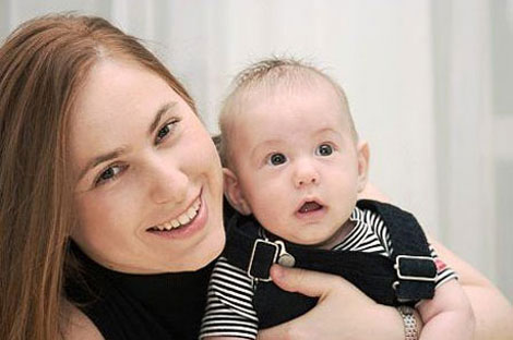 Judit Polgar con su hijo