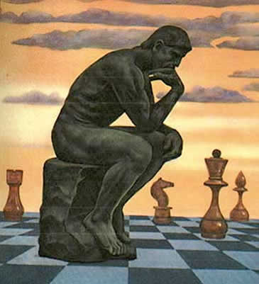 Pensador sobre tablero de ajedrez
