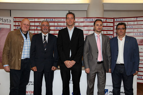 Top&aacute;lov y Vallejo Le&oacute;n 2012