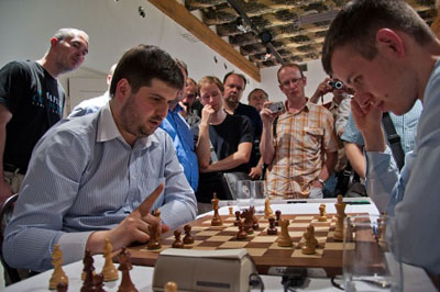 Navara, David (2706) - Svidler, Peter (2741) [A16] 