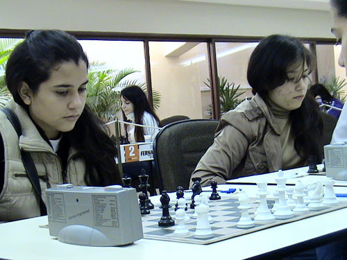 Dhara Genes y Leticia Ávalos