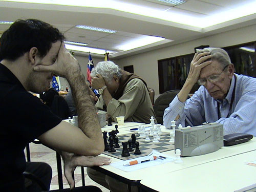 Mesa 2 Grupo C. Leonardo Lipiniks vs Juan Ibañez