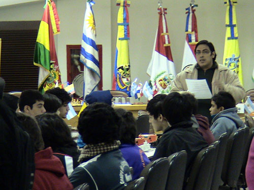 Mirko Rojas dando las últimas explicaciones