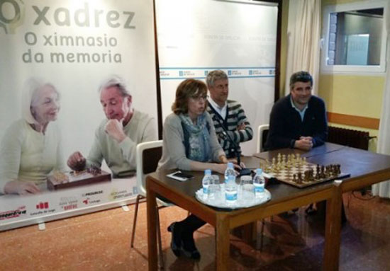 Setién en un acto de difusión del ajedrez dirigido a la Tercera Edad en Lugo.