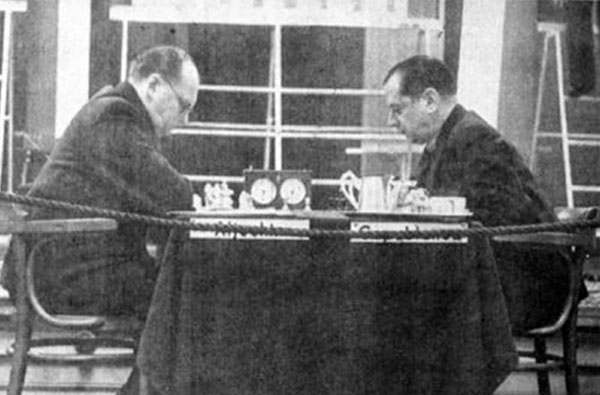 Alekhine vence a Capablanca en el cumpleaños de este, AVRO 1938