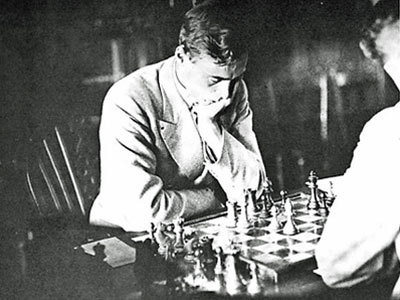 Alexander en 1932 &copy; Golombek's Encyclopedia of Chess, de Harry Golombek