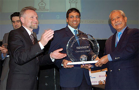 Anand Campe&oacute;n del Mundo en Bonn 2008 