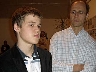 Carlsen y su padre Henrik