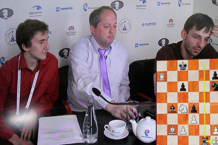 Comentaristas en ruso Karjakin, Smirin y Grischuk 