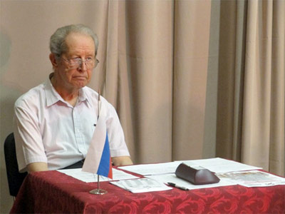 El &aacute;rbitro Yuri Averbakh, 89 anos el GM actual m&aacute;s longevo del mundo 2011