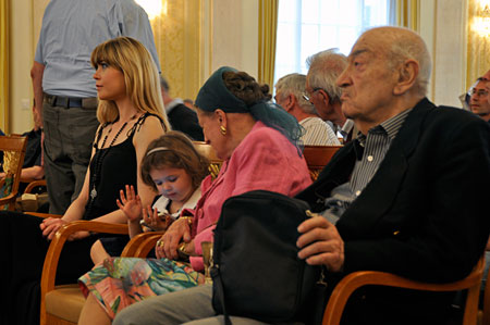 Espectadores, Marie Laure, esposa de Kramnik, su hija, Petra y Viktor Korchnoi 