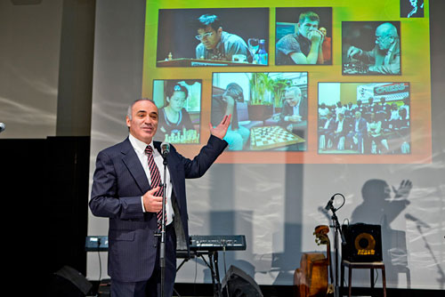Kasparov en su discurso de presentación