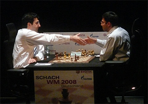 Kramnik y Anand en Bonn 2008 &copy; Chessbase.com