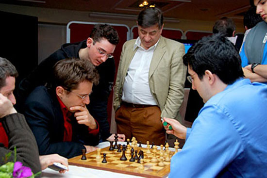 Kramnik y Aronian, miran Caruana y Ljubojevic, Amber 2010