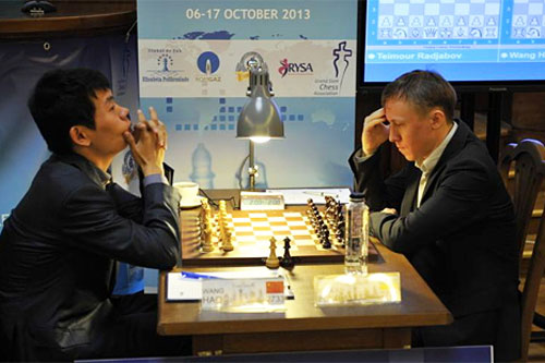 R 10 Wang Hao derrota a Ponomariov y sale segundo 
