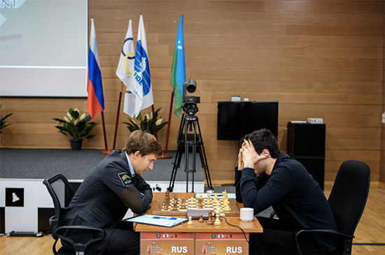 R 2 Kramnik logra una convincente victoria ante Karjakin 