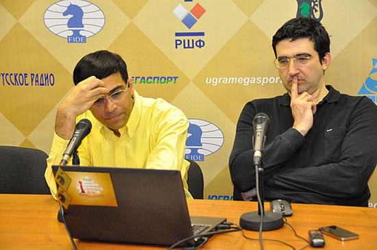 R 4 Conferencia de prensa tras las tablas de Kramnik y Anand