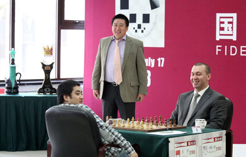 R 4 Wang Yue derrota a Kamsky 