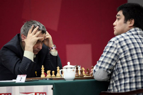 R 5 Ivanchuk vence al hipersólido Yue Wang 
