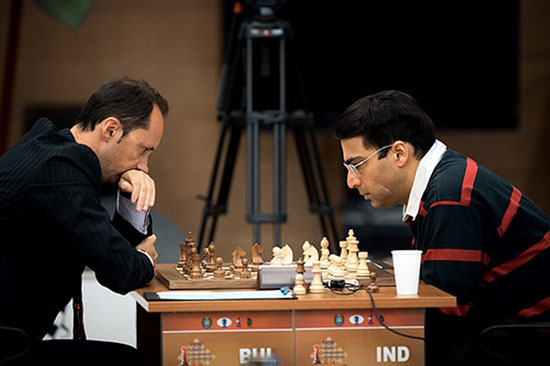 R 9 Anand se pone en + 3 tras vencer a Topalov