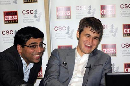 R 9 Anand y Carlsen en la Conferencia de Prensa 