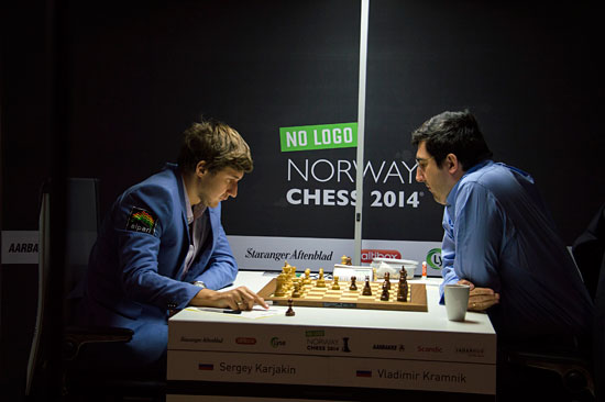 R8 Karjakin toma el liderazgo al derrotar a Kramnik