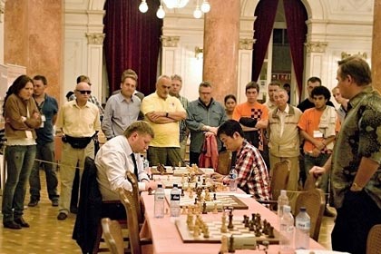 Shirov vence a Wang Hao