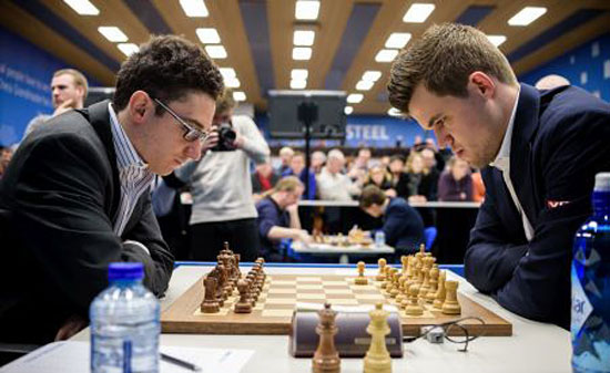 R 2 Carlsen juega 1.g3 ante Caruana 
