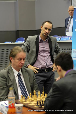 Topalov analizando Nispeanu vs Caruana Ronda 6 