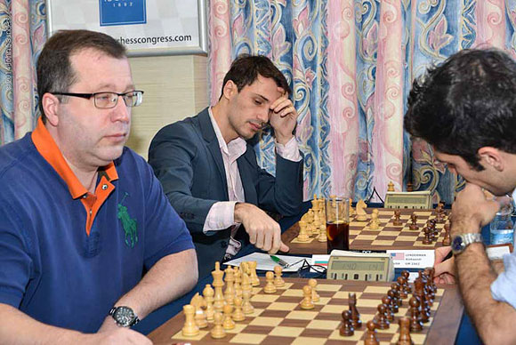 Alexey Dreev vs Krikor Sevag, al fondo Ivan Cheparinov