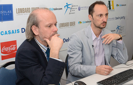 Stuart Conquest, director del torneo, fue también el moderador de la lección magistral