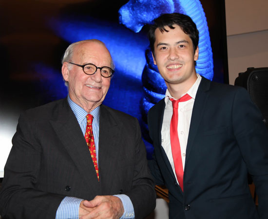 Howell, junto al organizador, Brian Callaghan