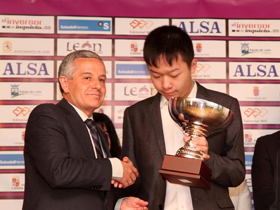 Yi Wei conquista León a dos jugadas por segundo