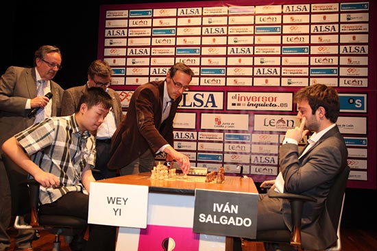 XXVII Torneo Magistral de Ajedrez Ciudad de León. Jornada 2. Foto 1