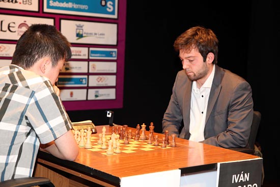 XXVII Torneo Magistral de Ajedrez Ciudad de León. Jornada 2. Foto 3