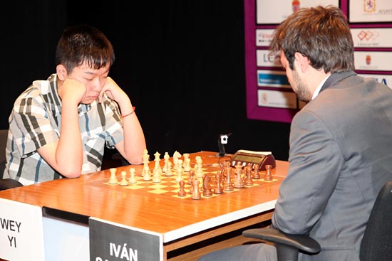 XXVII Torneo Magistral de Ajedrez Ciudad de León. Jornada 2. Foto 2
