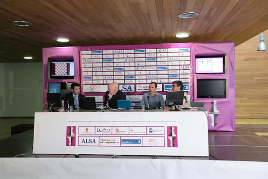 XXVII Torneo Magistral de Ajedrez Ciudad de León. Jornada 1. Foto 4