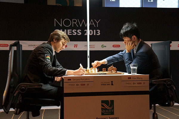 Sergey Karjakin (Rusia) 2767 - Hao Wang (China) 2743 [B65]