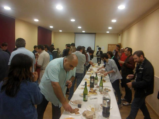 Numeroso público asistió a la conferencia