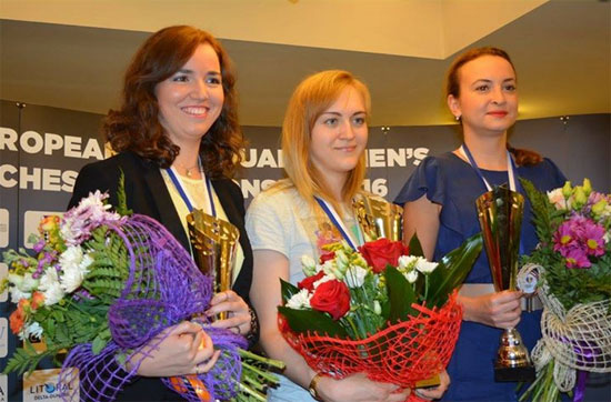 Sabrina Vega (Plata), Anna Ushenina (Oro) y Antoaneta Stefanova (Bronce). Foto © ecuwomen2016.ro