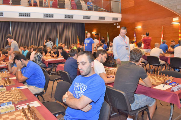 Vista general. Real Oviedo (Asturias) en primer plano