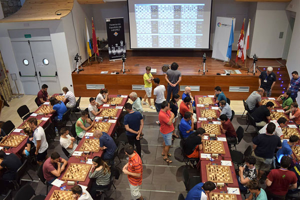 La retransmisión en la sala de juego