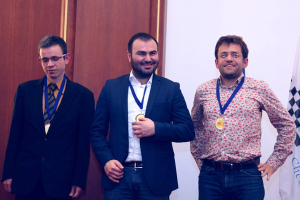 Levon Aronian medalla de oro al mejor primer tablero 