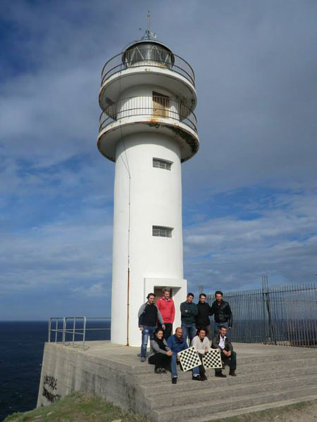 Jugadores y organizadores en el Faro de Cabo Touriñán. Vista 1. 2013