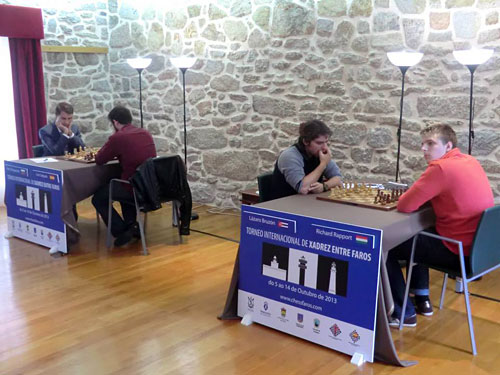 Lázaro Bruzón vs Richard Rapport, al fondo Ivan Cheparinov vs Iván Salgado