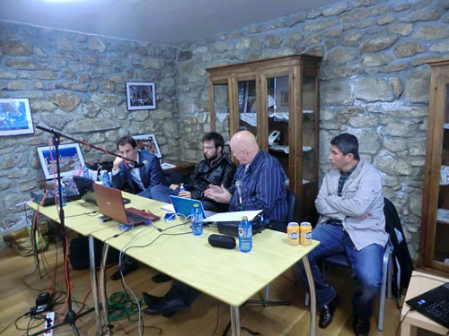 Iván Cheparinov, Iván Salgado, Leontxo García y Julio Granda. Entre Faros 2013