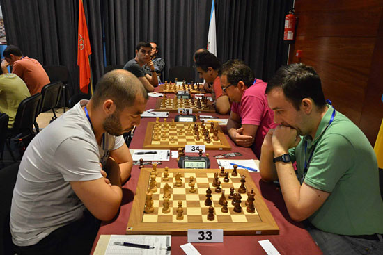 Tarik Boutahar vs Francisco Javier Cruz. Detrás, Manuel Martos Expósito