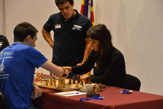 Ignasi Zaragoza (C.A. Silla-López Instalaciones) vs Silvia-Raluca Sgircea (Equigoma-Casa Social Católica)
